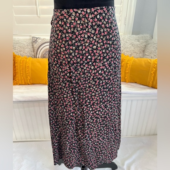 Vintage Y2K Floral Wrap Skirt Black Pin - Picture 9 of 11